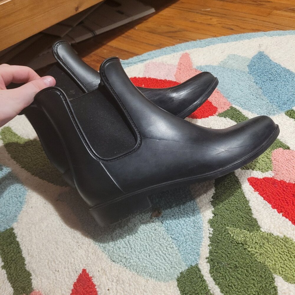 Plain ankle Chelsea rain boots